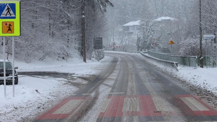 Zakończono remont DW 941 w Wiśle. Kierowcy pojadą nową, bezpieczniejszą drogą.