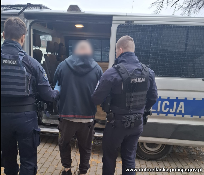 Horror na ulicy w Bogatyni! Kobieta celowo potrącona przez kierowcę Audi?