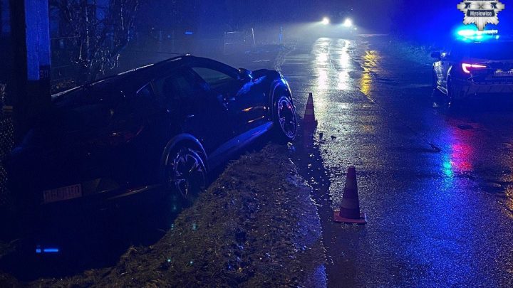 Z prawie 2,5 promila alkoholu wybrała się na przejażdżkę. Skończyła w rowie.