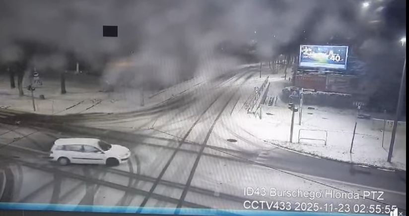 Tychy: Nietrzeźwy 22-latek uderzył w latarnię. Interweniowała policja.