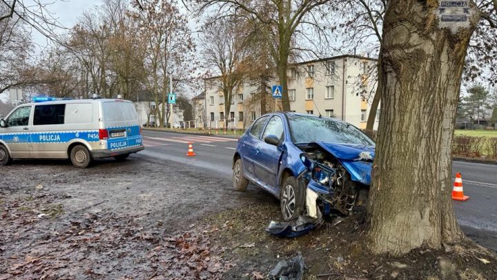 Wypadek podczas holowania pojazdu na ul. Brzezińskiej w Mysłowicach.