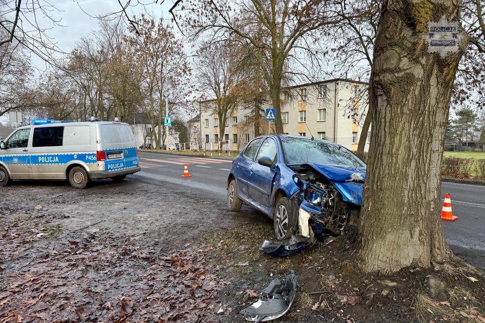 Wypadek podczas holowania pojazdu na ul. Brzezińskiej w Mysłowicach.