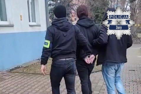 27-latek poszukiwany trzema listami gończymi zatrzymany we Wrocławiu. Skuteczna akcja żorskich kryminalnych!