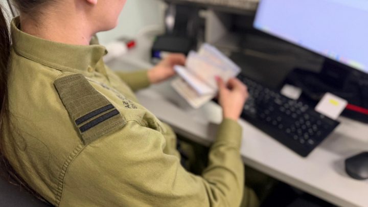 Cudzoziemcy bez dokumentów zatrzymani na lotnisku w Katowicach!